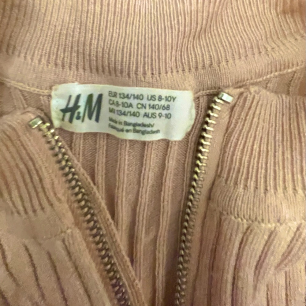 H&M Top - Picture 9 of 9